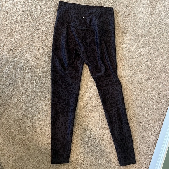 Old Navy Active Leggings Size L - Picture 6 of 7